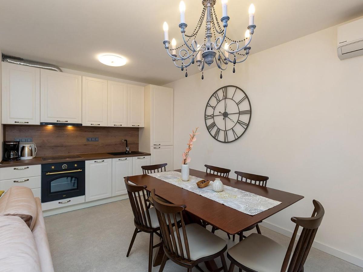 Residence Nar Пореч Экстерьер фото