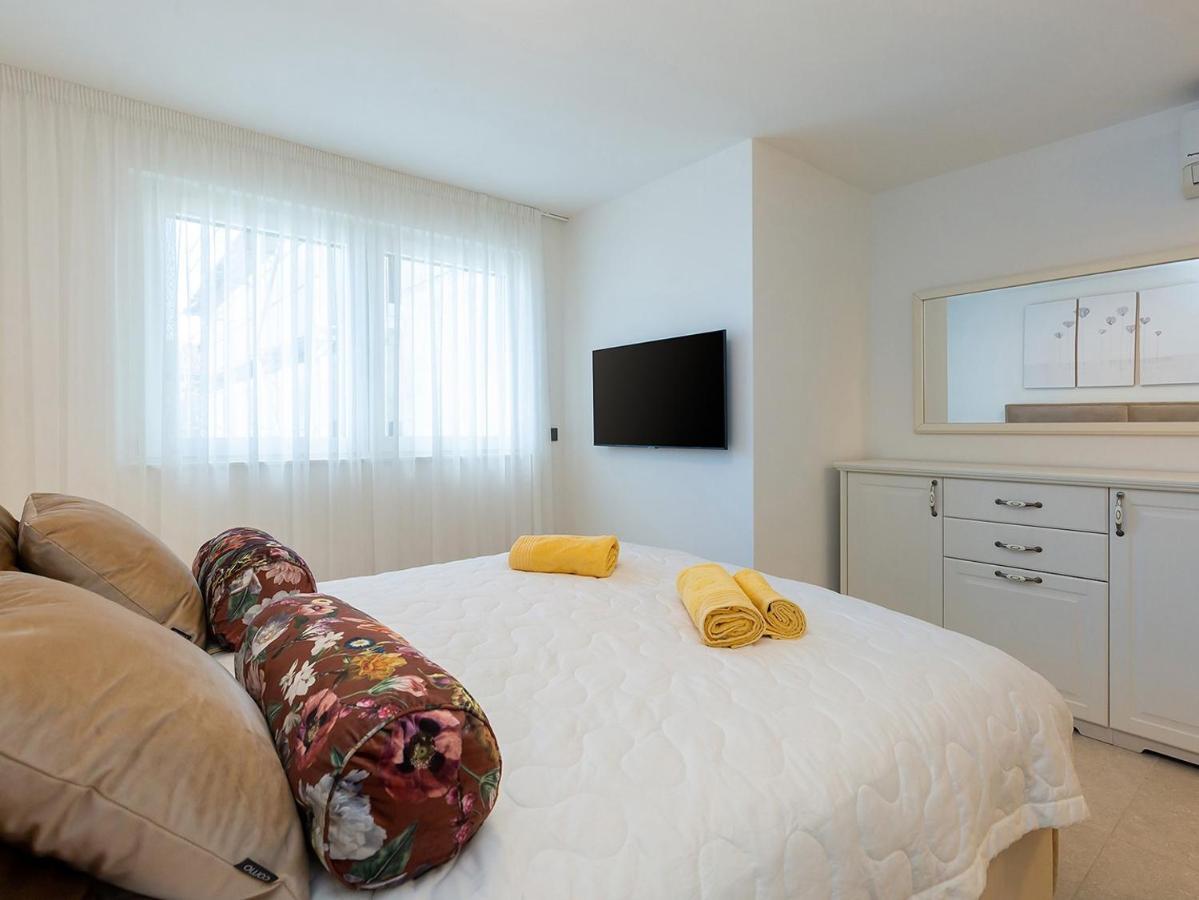 Residence Nar Пореч Экстерьер фото