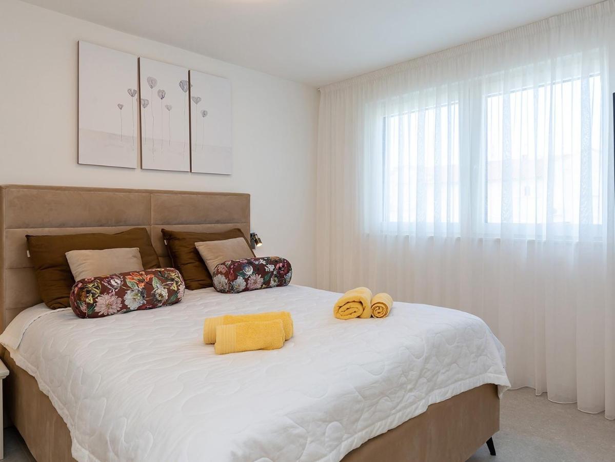 Residence Nar Пореч Экстерьер фото